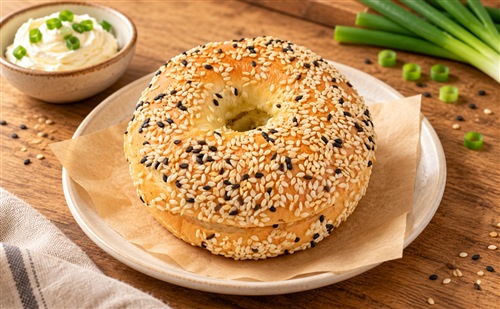 Bánh Bagel kem Phô mai Hành